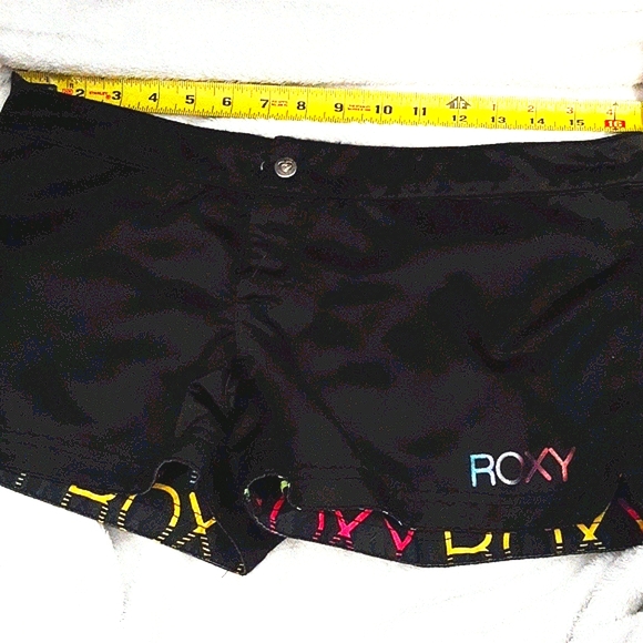 Black Roxy silk reversible shorts size 4 - Picture 6 of 17